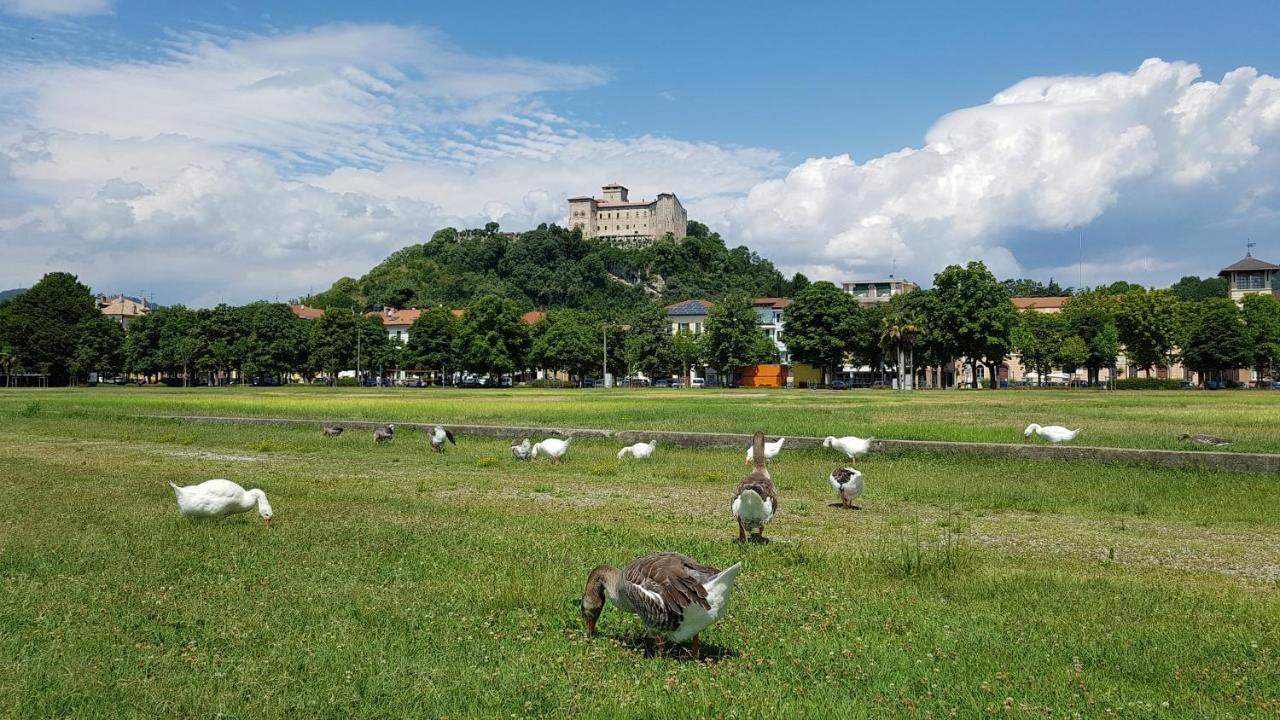 Appartamento Ex Convento Santa Caterina Angera Esterno foto